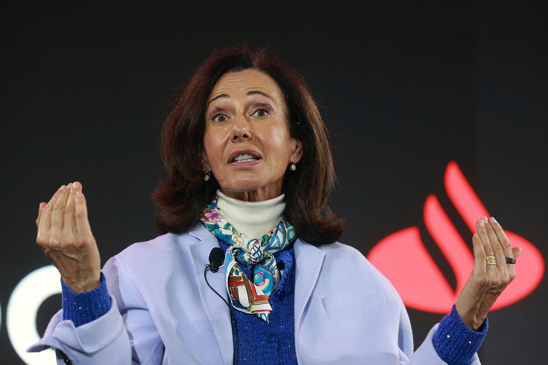 Santander cubrirá la aportación de Polonia con su estrategia en comisiones