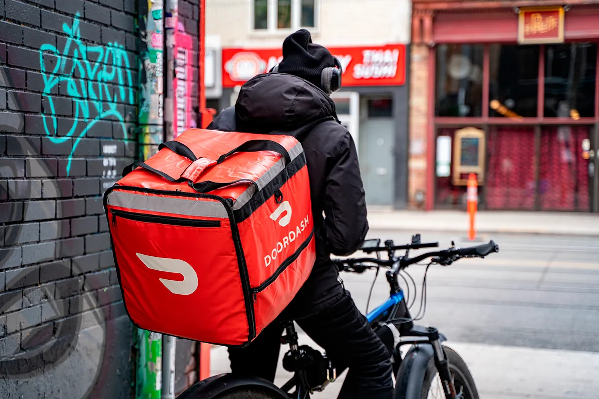 Gigante del delivery ultima la compra de Instacart