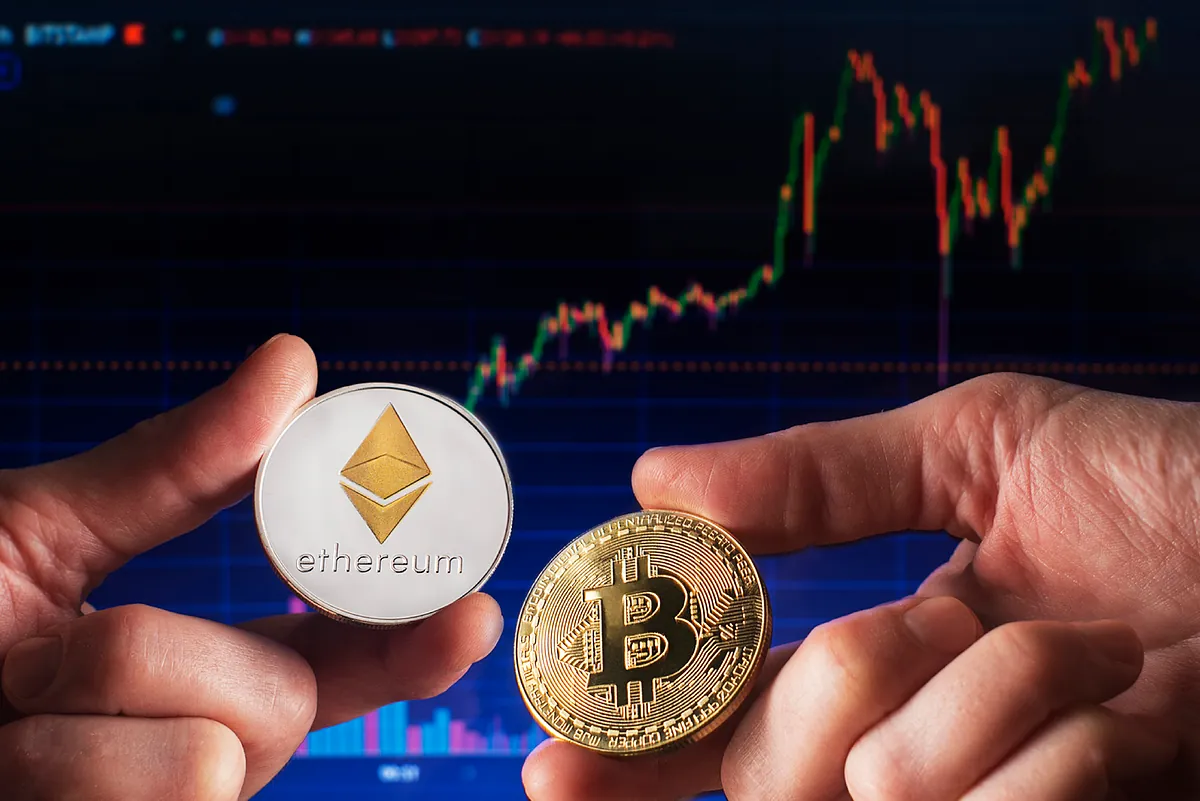 Bitcoin y ethereum salen de su bache | Mercados